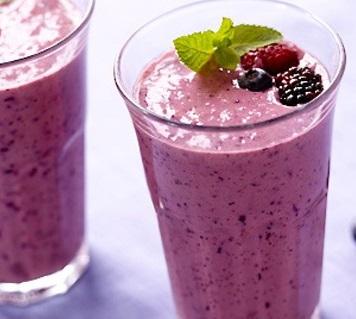 JUGO DE MORA EN LECHE